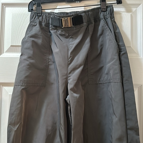 Brand new without tags ASOS design parachute cargo pants Sz US 0 - Picture 3 of 8